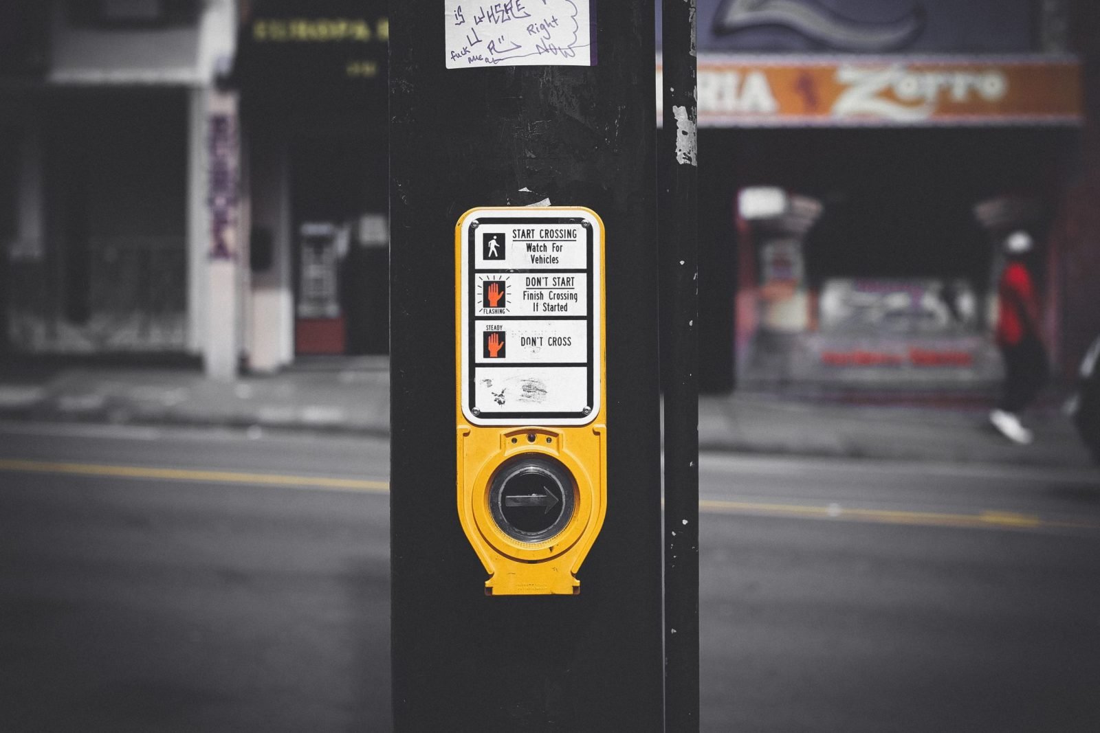 saketh garuda 730333 unsplash Traffic light on red